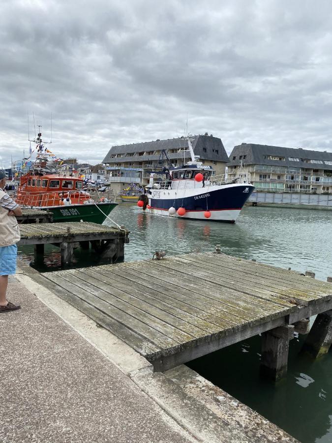 Super Appartement Cosy, Parking Prive Courseulles-sur-Mer Eksteriør billede